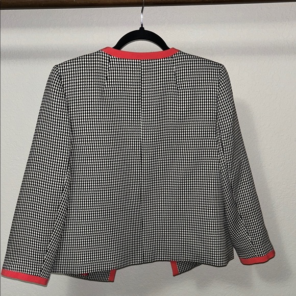 Nine West Houndstooth Blazer with Pink Trim Sz 8 - Picture 4 of 5